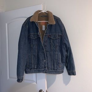 VINTAGE LEVI’S SHERPA TRUCKER JACKET
